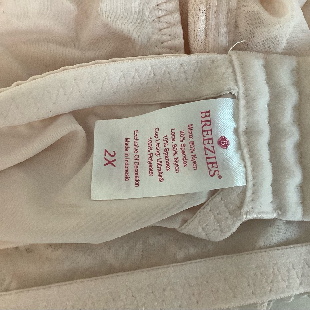 Set of 3 Breezies Soft Pink Lace Bralettes size 2X - Picture 8 of 9